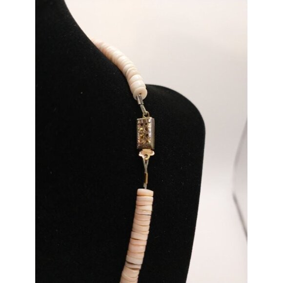 Vintage 1970s Shell Heishi Necklace with Heart Pendants & Gold Tone Accents - Picture 5 of 5
